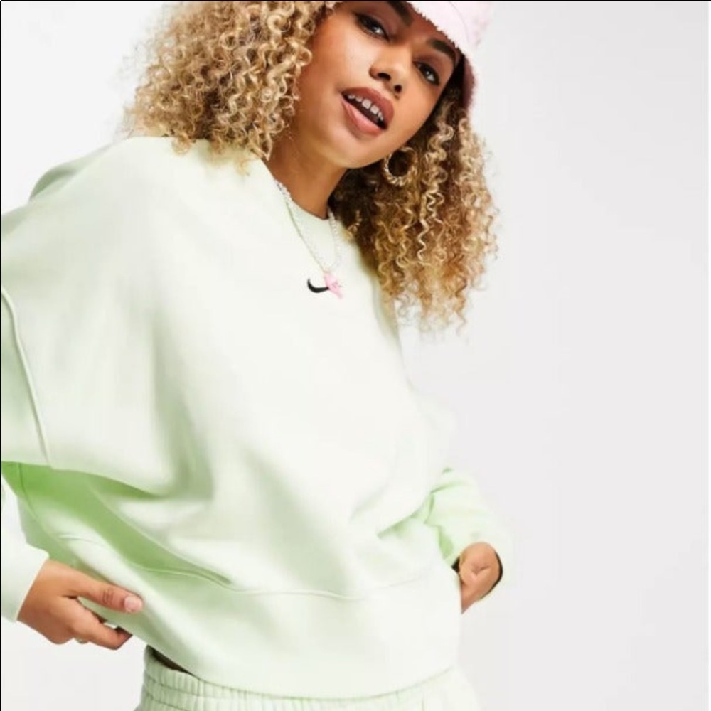 Nike Trend Fleece Cropped Crew Neck Sweatshirt Size Small